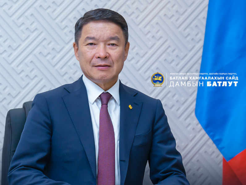 Батлан хамгаалахын сайд Д.Батлут Чөлөөлөх дайны ялалтын 80 жилийн ойн мэндчилгээг дэвшүүллээ 